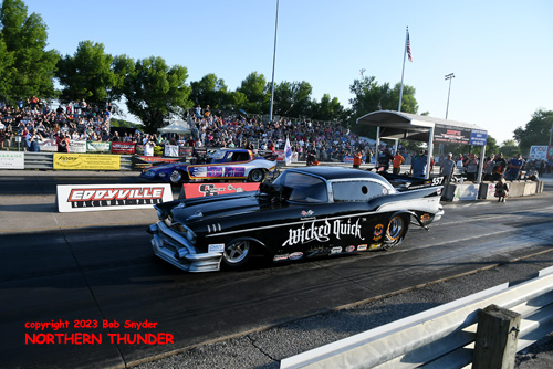 Jim Chase - 'Wicked Quick' (near lane) vs 
Chuck Loftin - 'Nitro Psycho' (far lane)